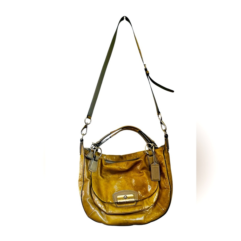 Large coach Kristen hobo bag. Beautiful shiny leather in great condition.